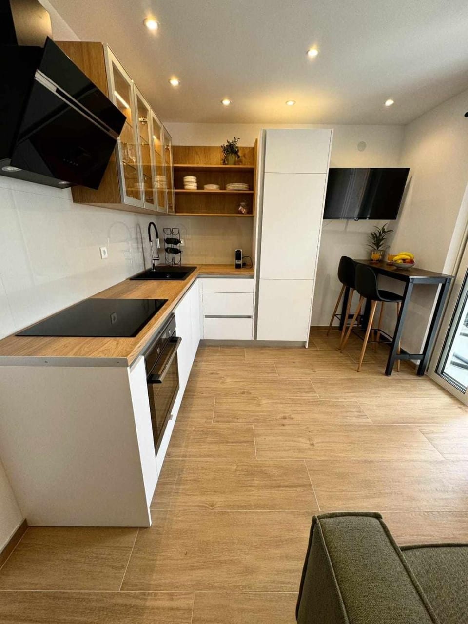 Sunshine Bol Apartment in Bol