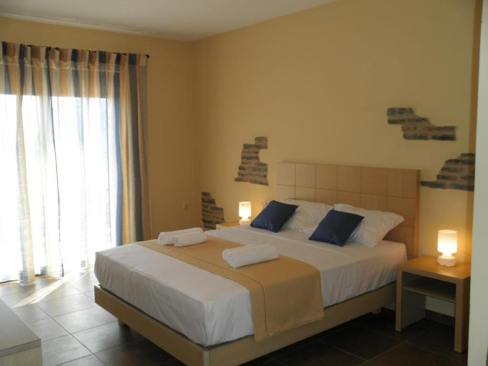 Villa Cazala Bed and Breakfast in Islands
