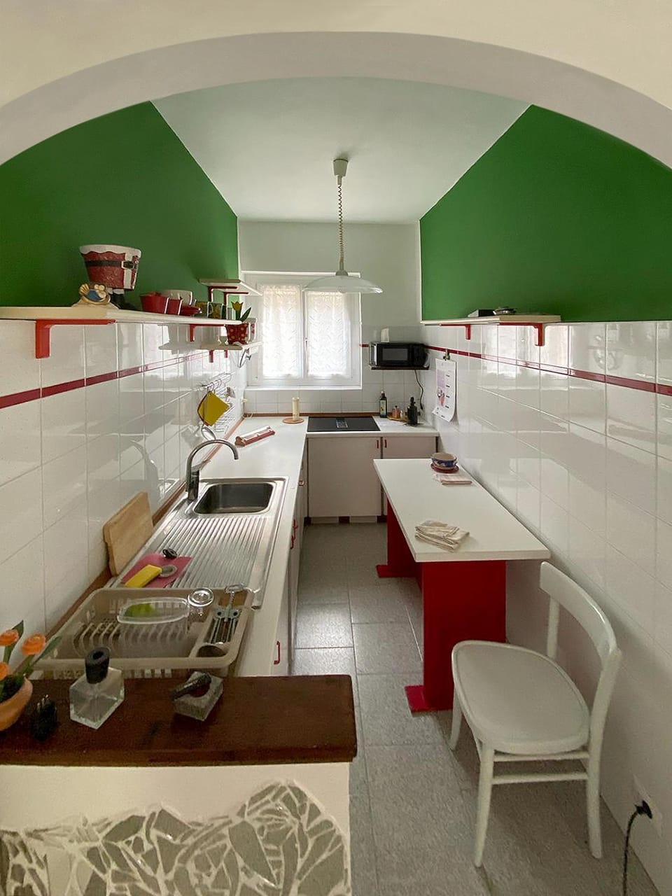 Kitchen or kitchenette