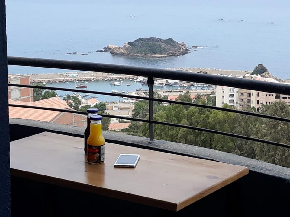 Immeuble Thala Tigzirt appart 90m avec 2h de piscine privée Apartment in Algeria