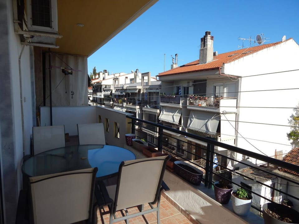 View (from property/room), Balcony/Terrace, City view