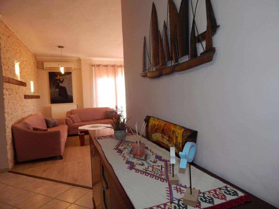 Living room, Photo of the whole room, Seating area