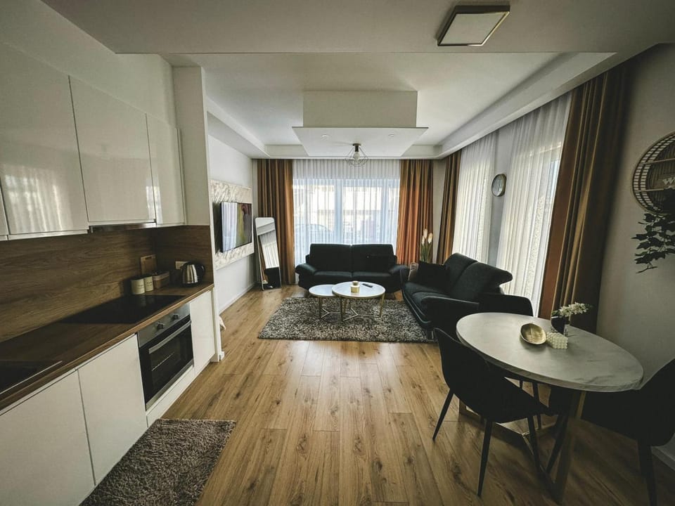 Communal lounge/ TV room, TV and multimedia, Living room