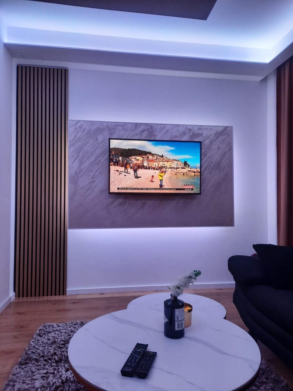 Communal lounge/ TV room, TV and multimedia, Living room