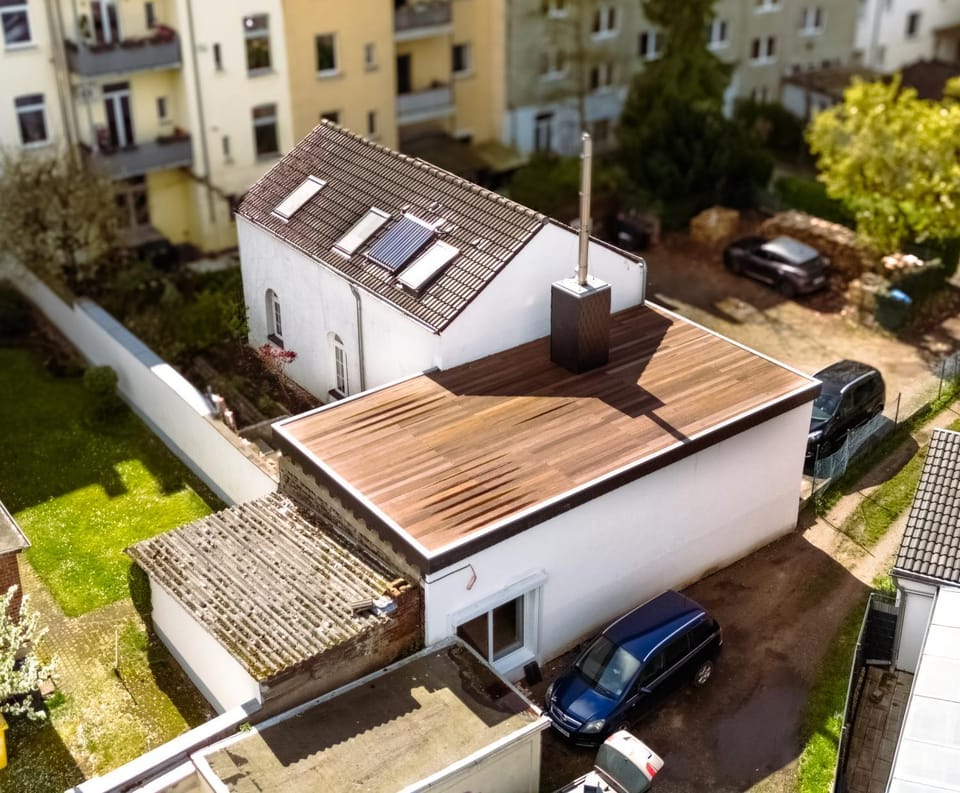 Property building, Day, Neighbourhood, Bird's eye view, Street view, Location, Parking