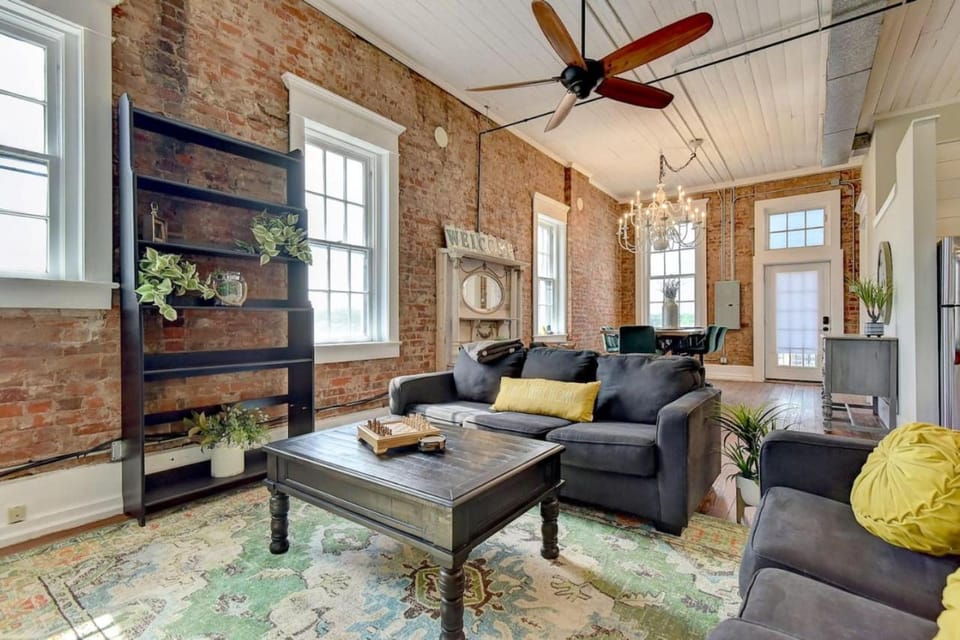 Historic Denison Loft with a View Apartment in Lake Texoma