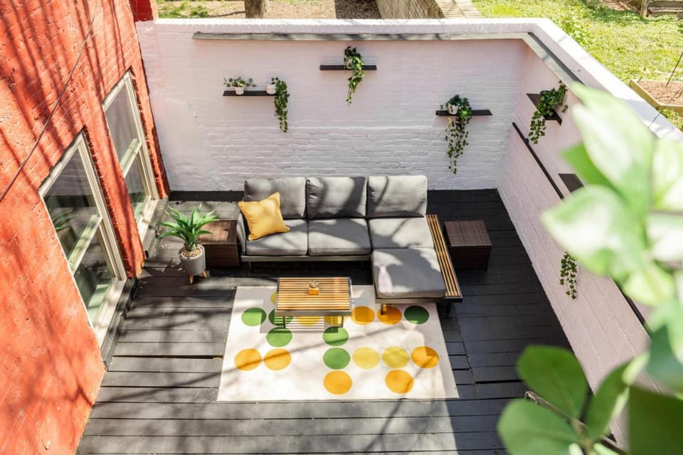 Lux Parkside 1BR - Patio - Sun Deck - Free Parking Apartment in Over The Rhine