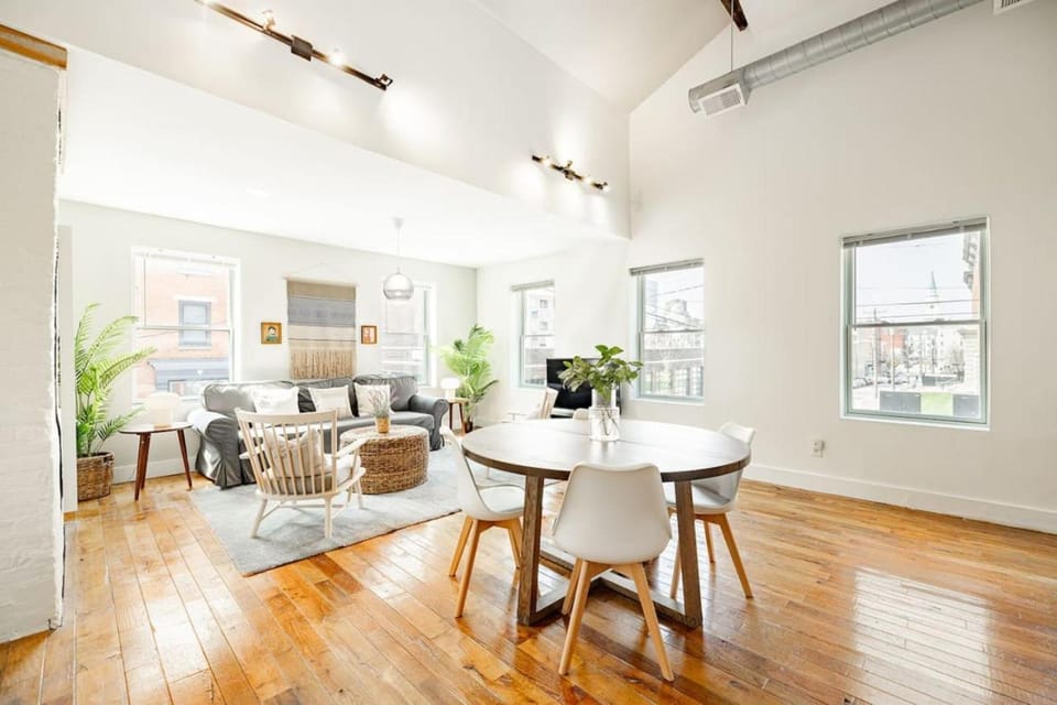 Soaring 2BR Parkside Loft Walkable to it All Apartment in Over The Rhine