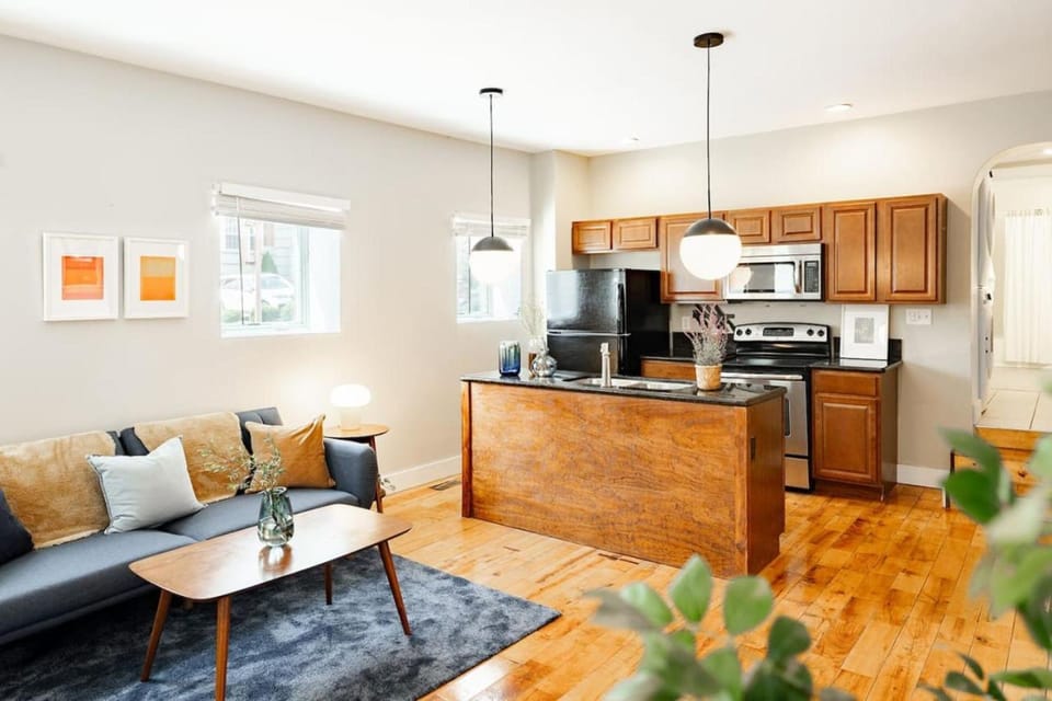 Explore OTR from a Parkside Condo - Walk to ALL House in Over The Rhine