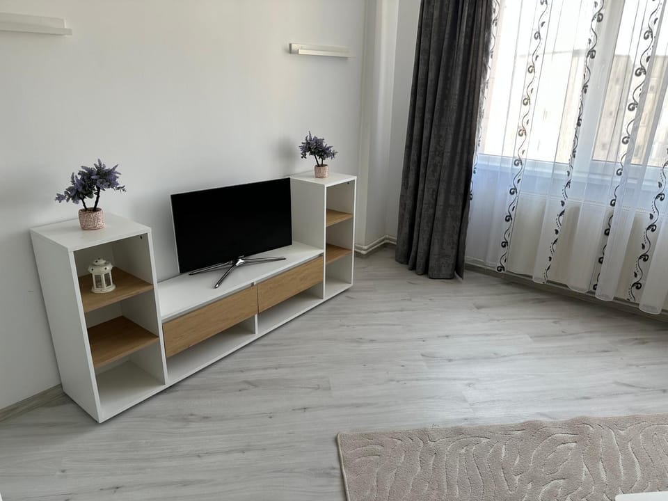 Communal lounge/ TV room, air conditioner