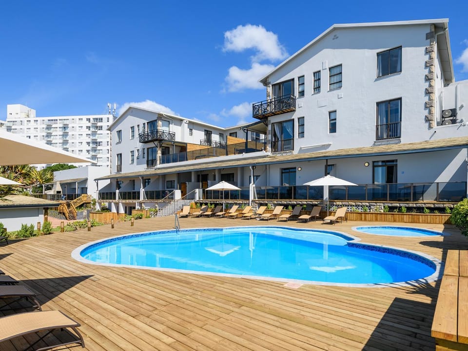 On site, Area and facilities, Swimming pool