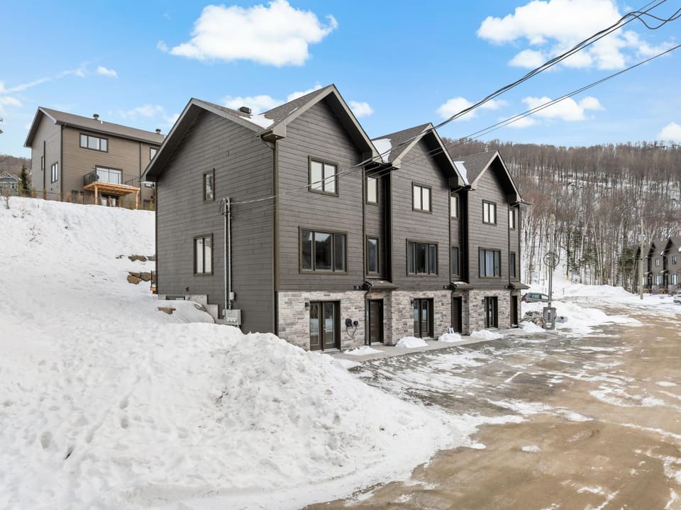 Village Mont-Blanc by Rendez-Vous Mont-Tremblant Apartment in Ontario