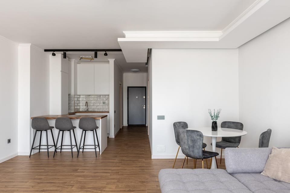 Kitchen or kitchenette, Living room, Seating area, Dining area