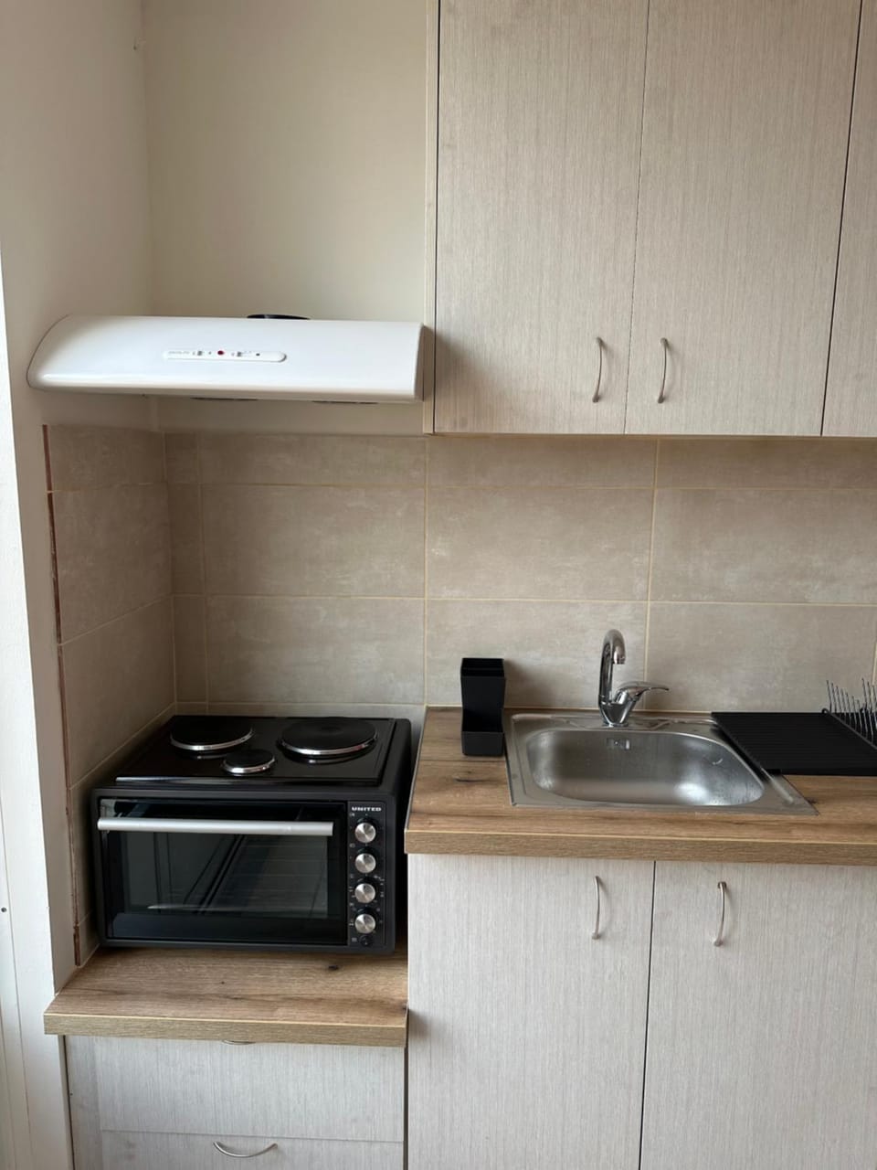 Kitchen or kitchenette, pet friendly, stove
