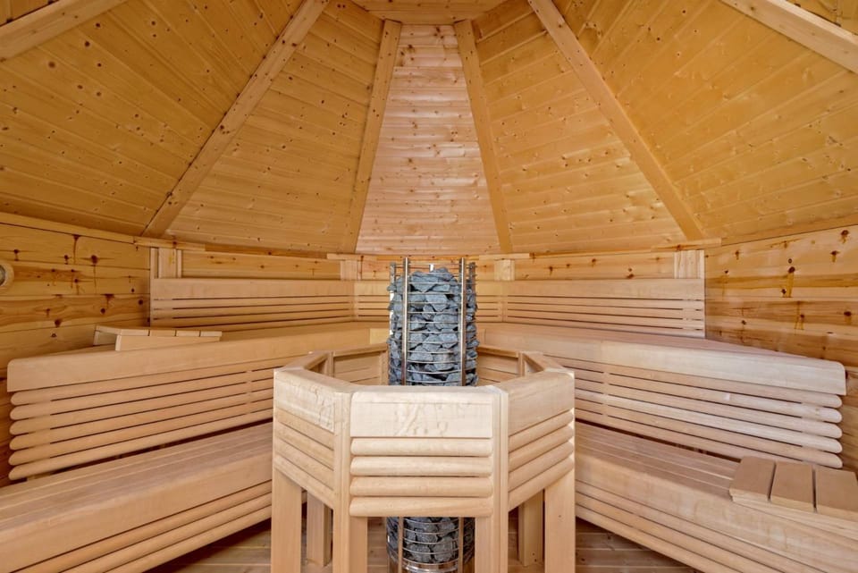 Garden, Sauna, Sauna, Spa and wellness centre/facilities