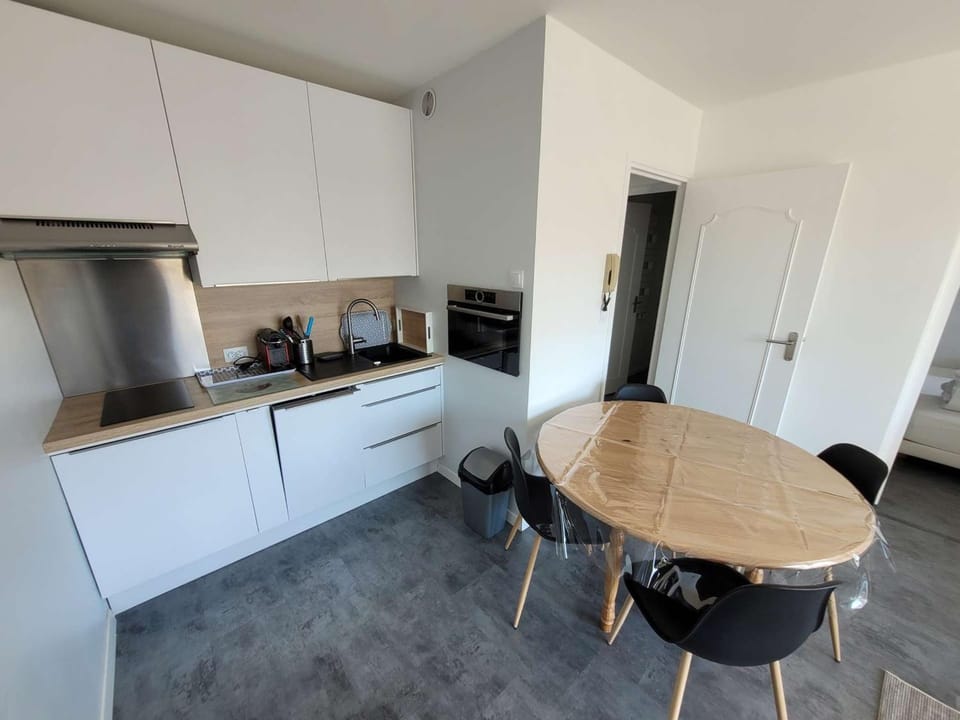 Appartement soigné à deux pas de la mer, balcon ensoleillé, confort et tranquillité à Wimereux - FR-1-675-37 Apartment in Wimereux