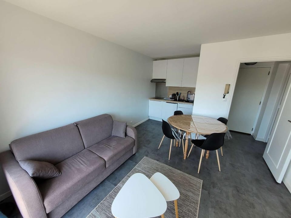 Appartement soigné à deux pas de la mer, balcon ensoleillé, confort et tranquillité à Wimereux - FR-1-675-37 Apartment in Wimereux