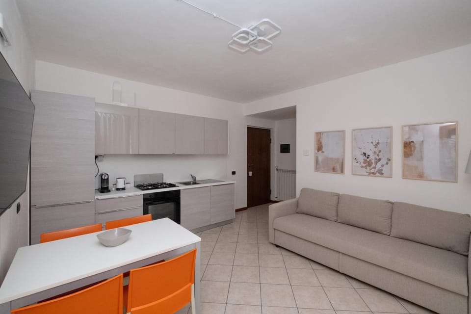 Kitchen or kitchenette, Living room, Seating area, Dining area, dishwasher, pet friendly, stove