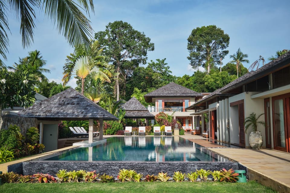 Property building, Day, Garden, Garden view, Pool view, Swimming pool, sunbed