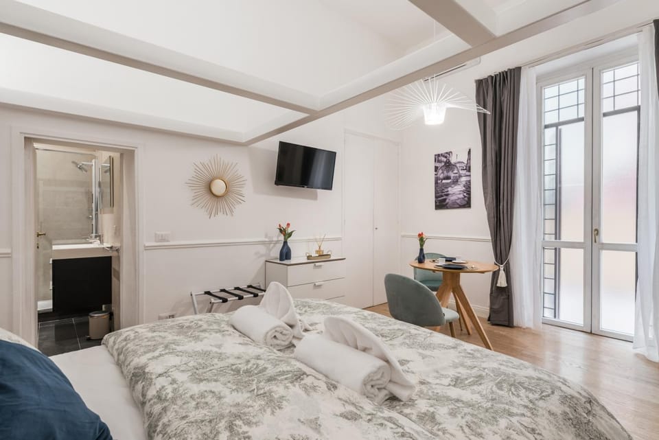 Bed, TV and multimedia