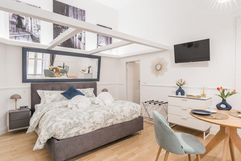 Dining area, Bedroom