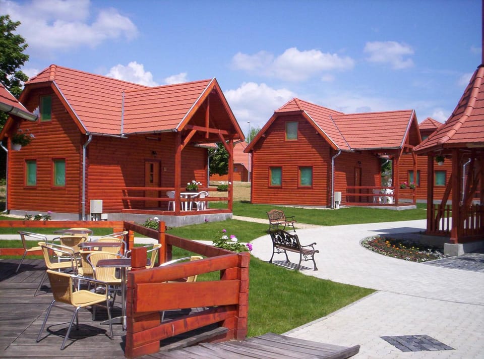 Property building, Natural landscape, Garden
