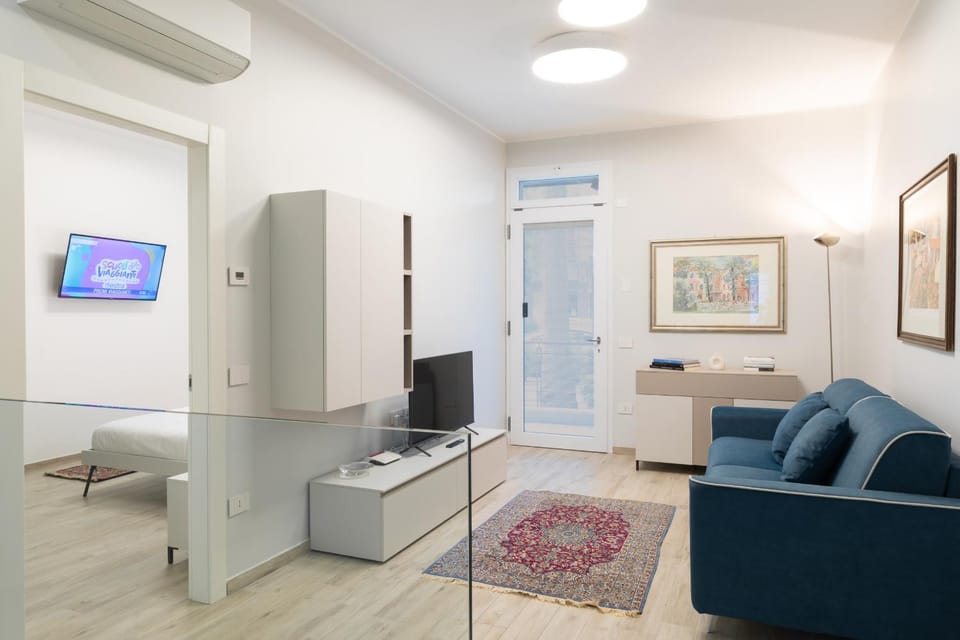 TV and multimedia, Living room, Lounge or bar