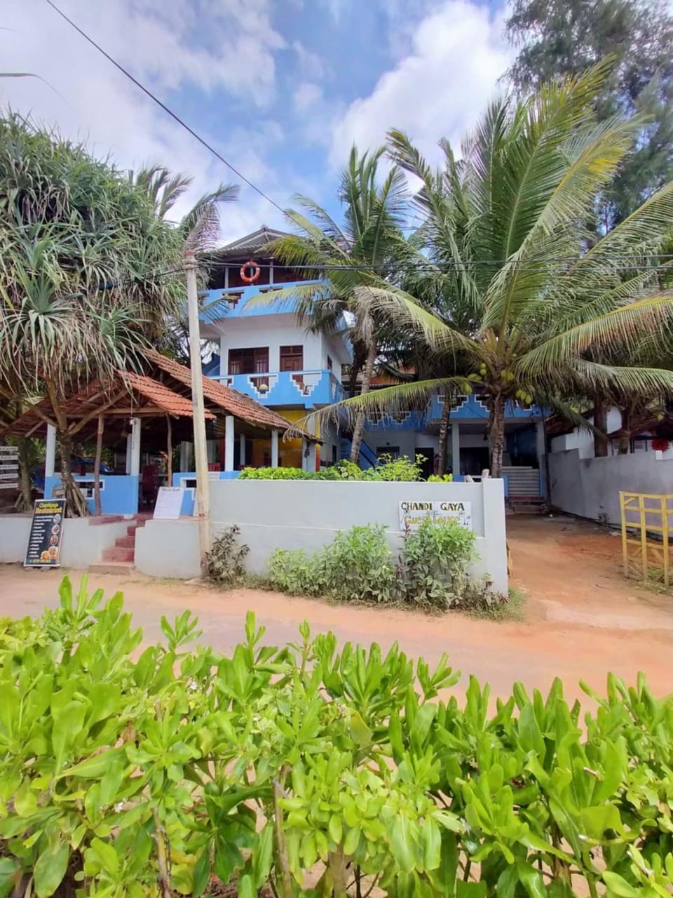 Chandi Gaya Beach Guesthouse Bed and Breakfast in Tangalle