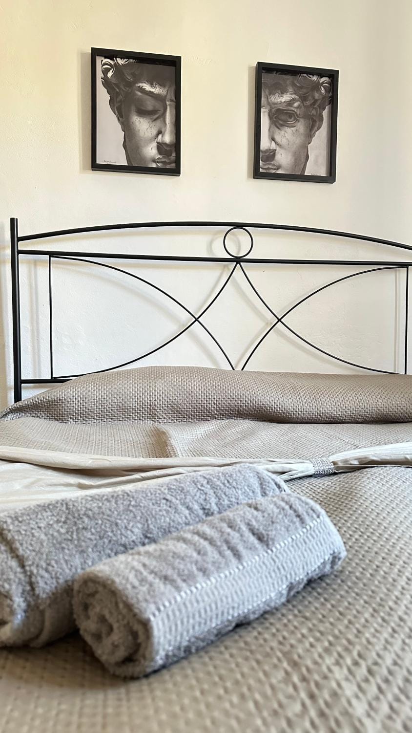 Leaning Tower Rooms Free Parking Self Check In Bed and Breakfast in Pisa