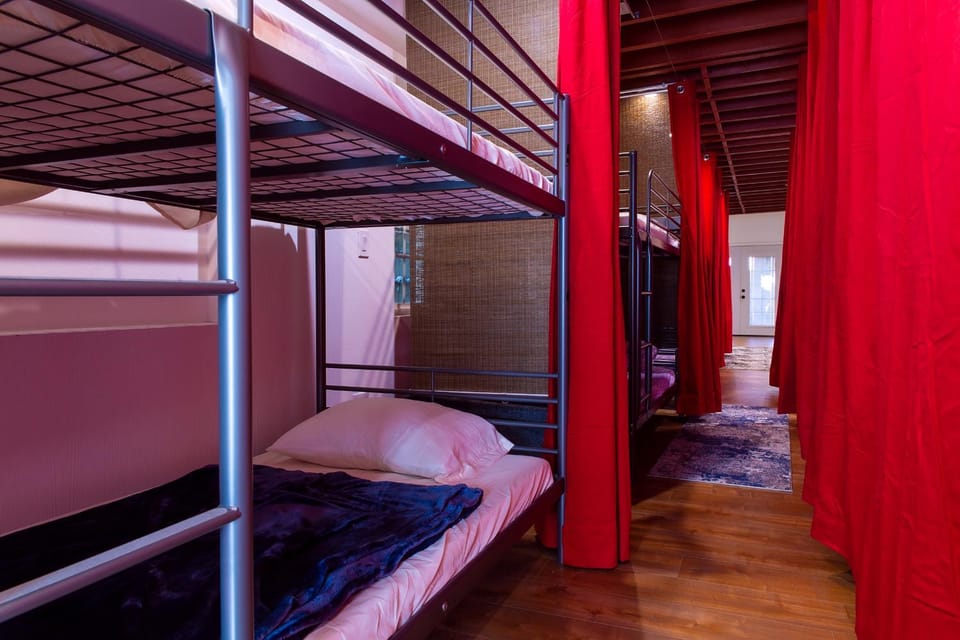 Rumi Hostel in San Fernando Valley