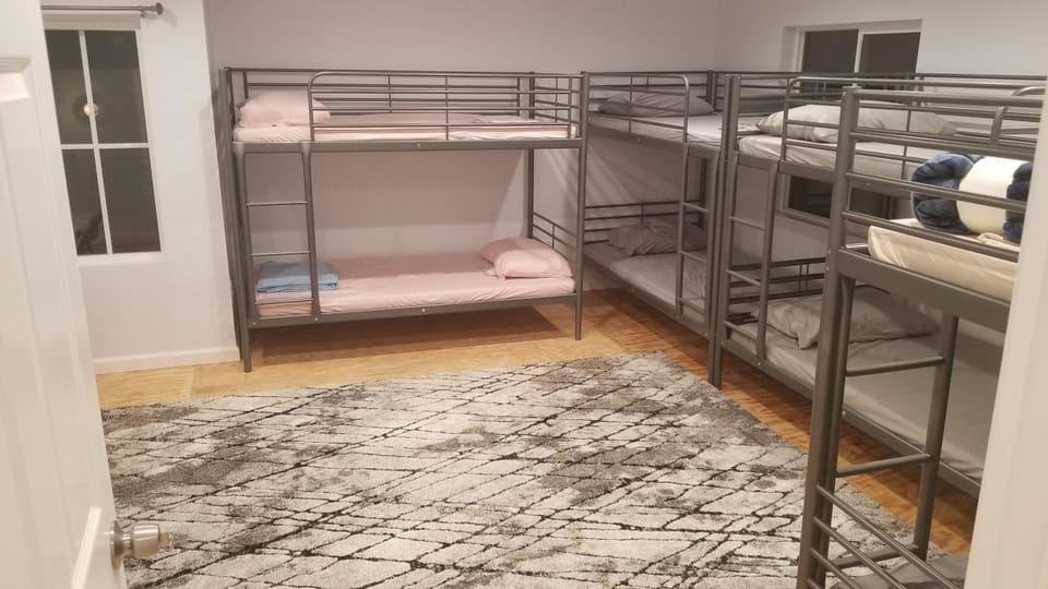 Rumi Hostel in San Fernando Valley