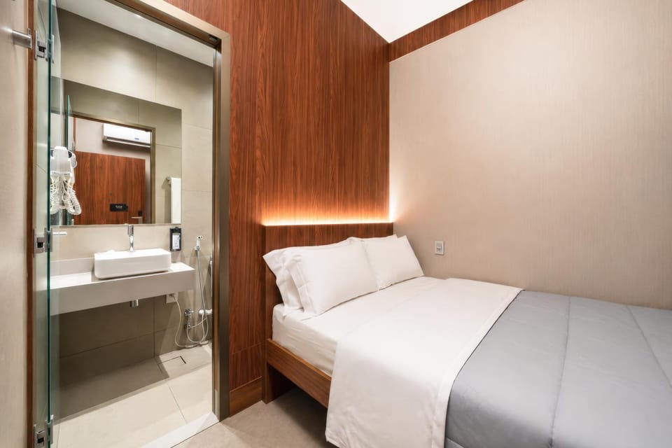Bed, Bathroom, Photo of the whole room, Bedroom