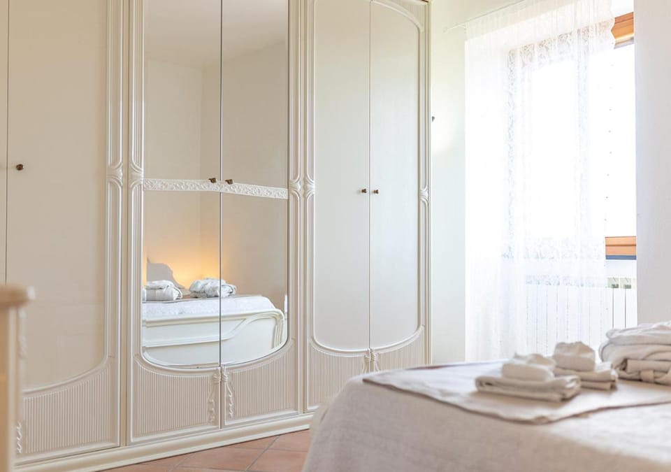 Bed, Photo of the whole room, Bedroom, towels, wardrobe