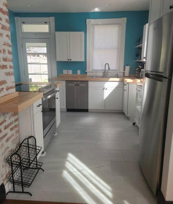 1895 meets 2023 Townhouse. House in Hamilton