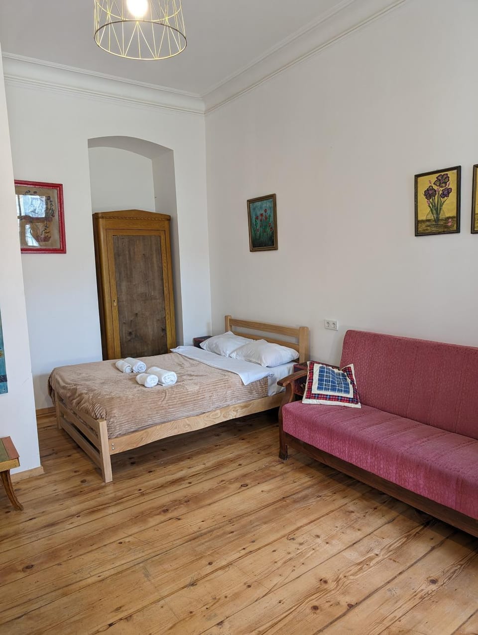 Bedroom, towels