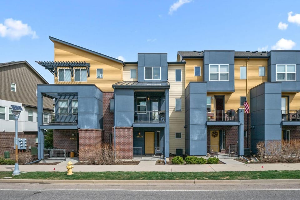 Uptown Avenue - Broomfield House in Westminster