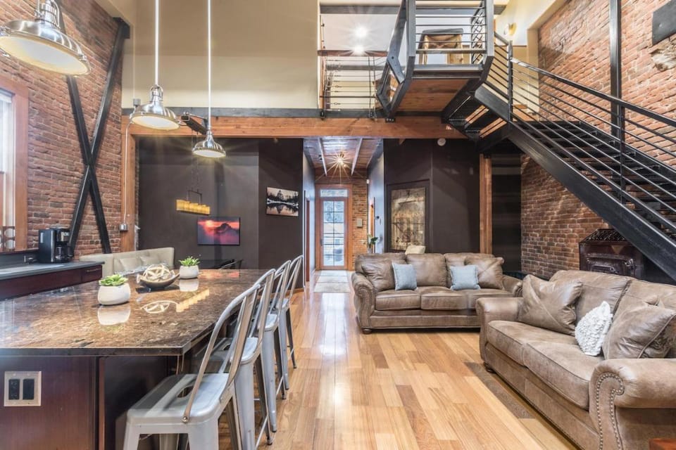 736 1/2 Combo Main Street Loft and Studio - Combo House in Ouray