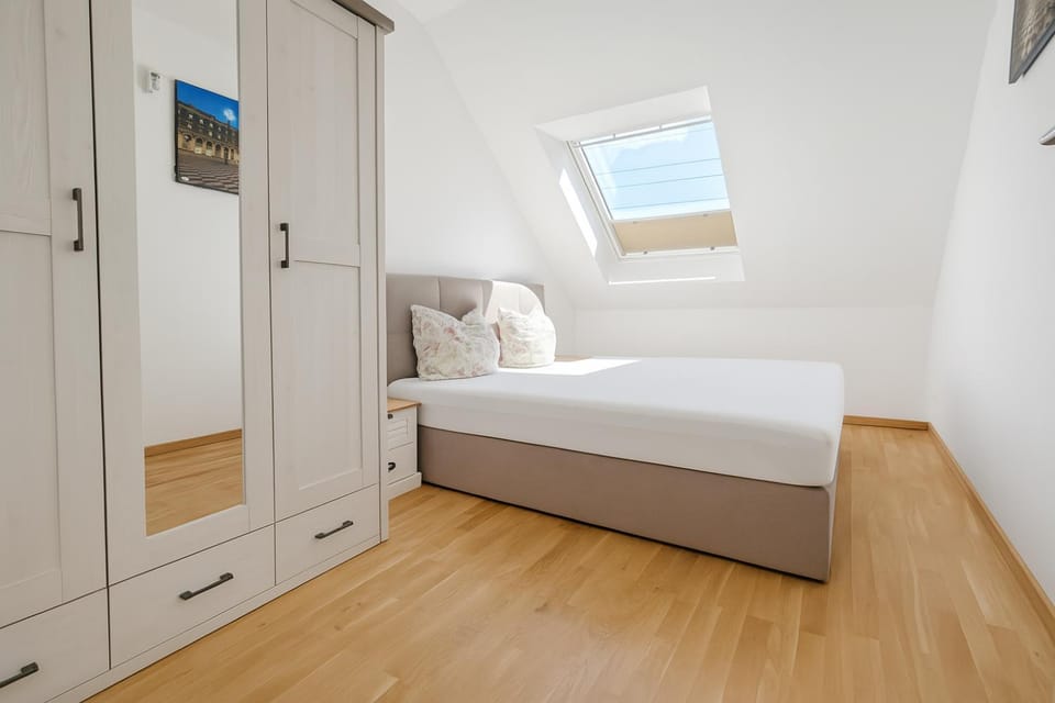 Bed, Photo of the whole room, Bedroom, wardrobe