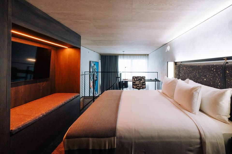 Bed, Balcony/Terrace, Bedroom