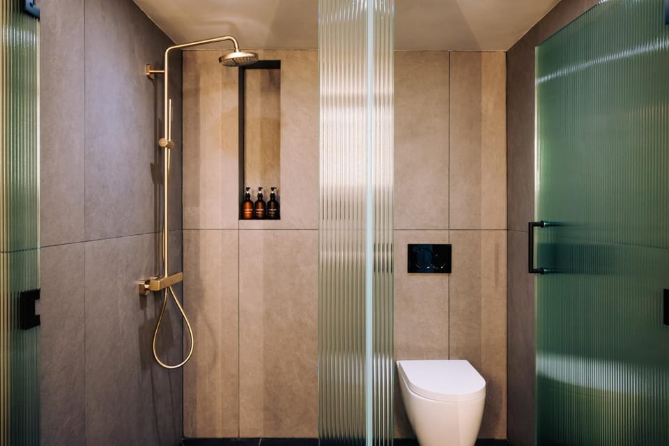 Shower, Toilet, Bathroom