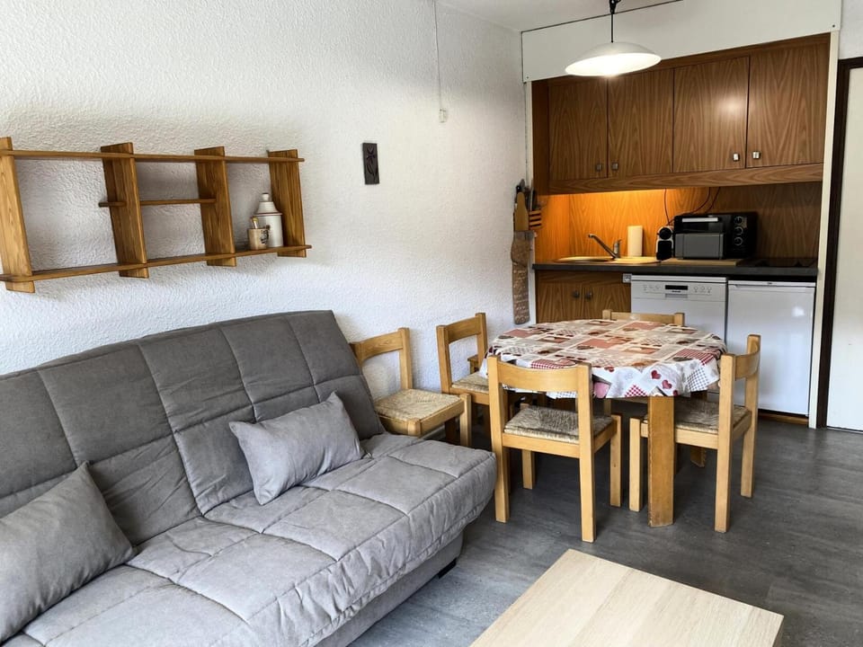 Bed, kitchen