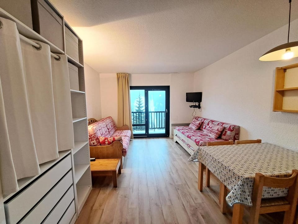 Bed, kitchen