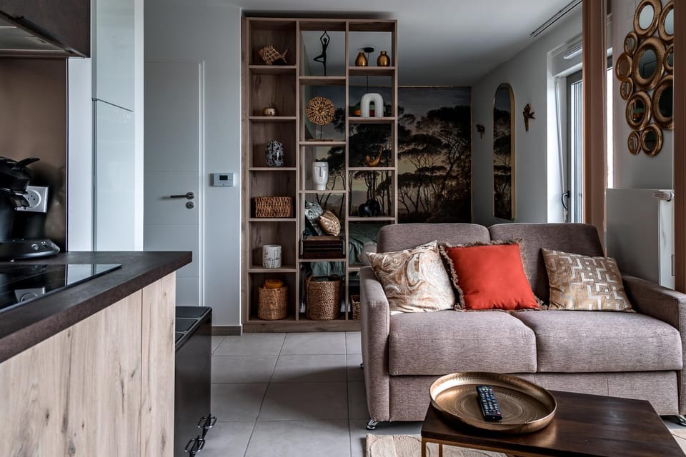 Kitchen or kitchenette, Living room