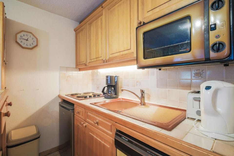 oven, kitchen