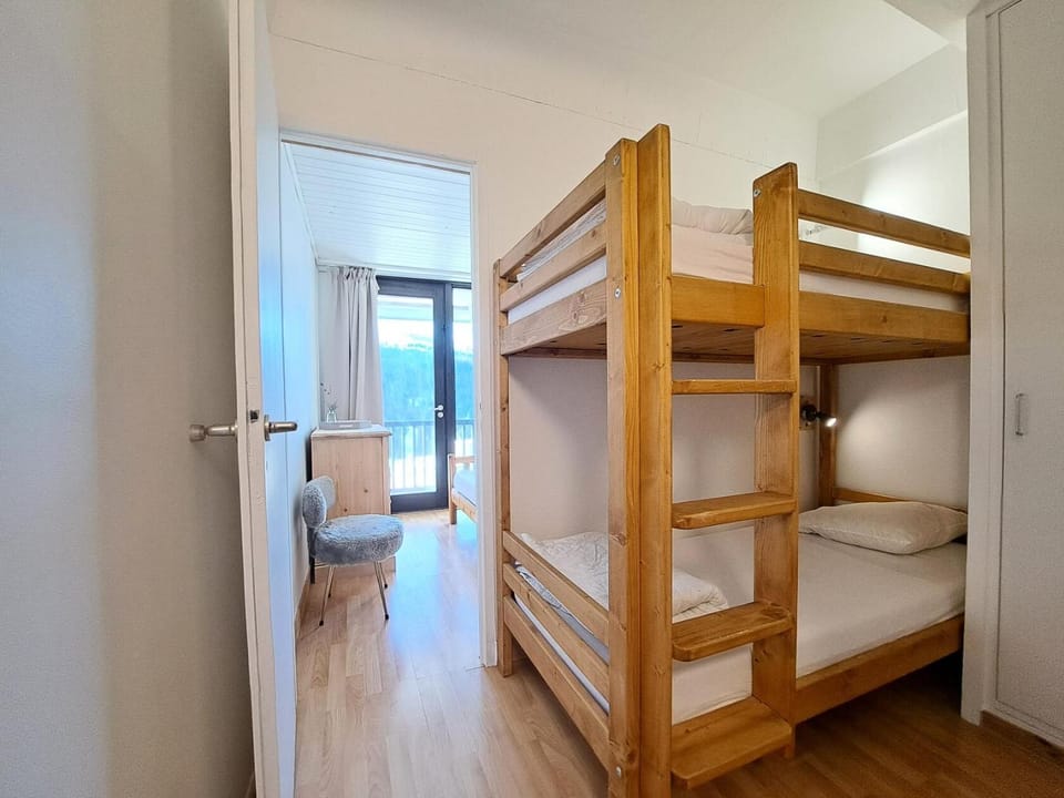 Bed, Bathroom, furniture