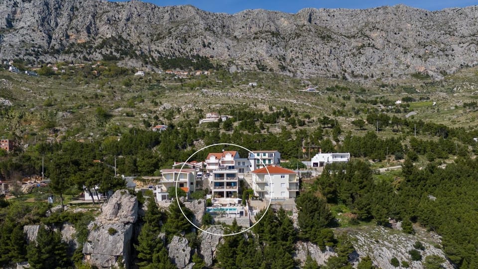 Property building, Sauna, Swimming pool