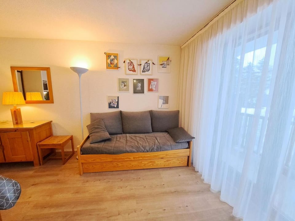 Bed, Living room, fireplace, furniture