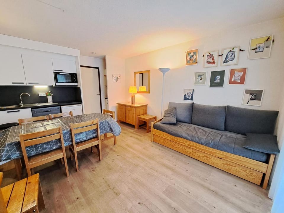 Bed, furniture, kitchen