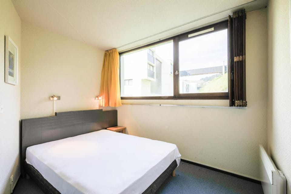 Bed, Bathroom, furniture