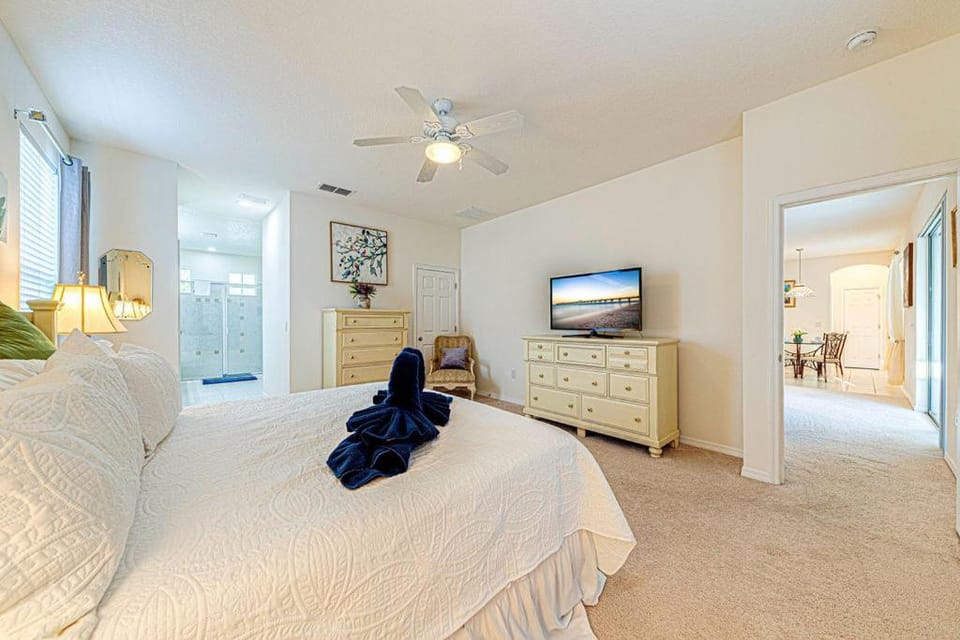 634 - Sunset Palm Villa, Extended Deck, Pool, Spa, Spacious, Private, Water and Conservation View Villa in Loughman